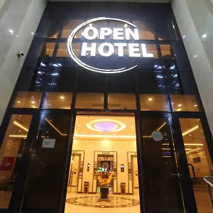 Open فندق